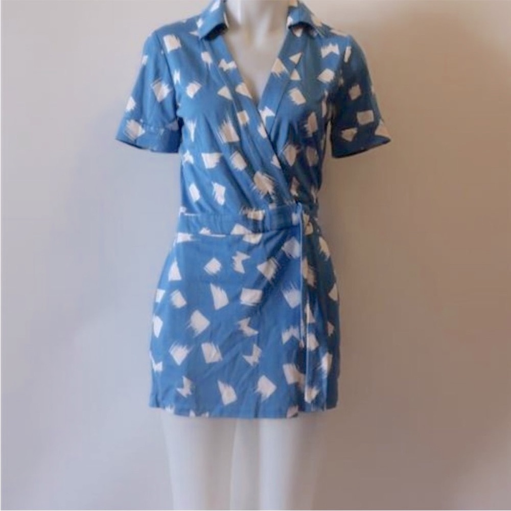 ❤️ Diane Von Furstenberg Blue White Pattern Wrap Romper Size 6 NWT